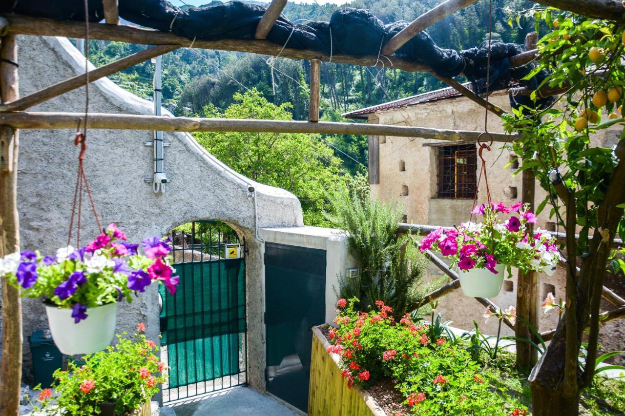 Holiday House Ruocco Maiori Bagian luar foto